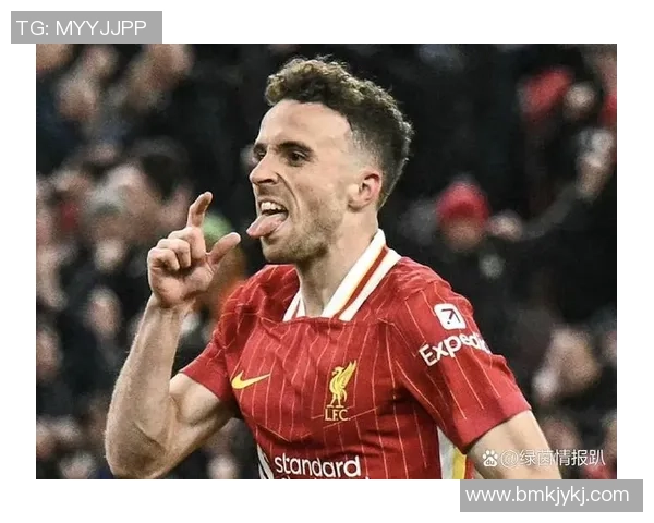 曾为绿茵场上风云人物的足球明星,如今化身解说员揭秘退役后的全新人生 曾为绿茵场上风云人物的足球明星,如今化身解说员揭秘退役后的全新人生